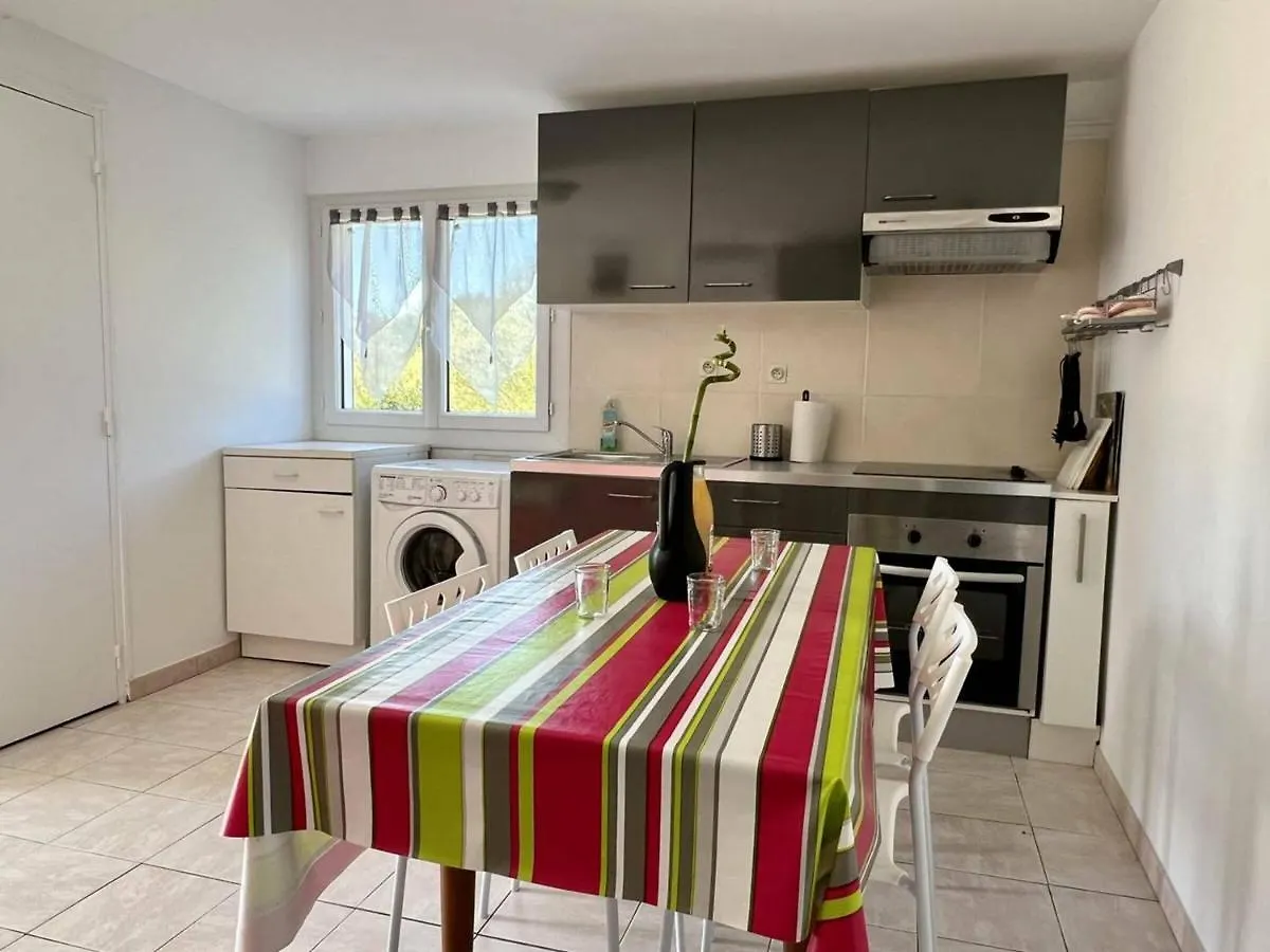 Maison T3 A Ustaritz Avec Terrasse Et Parking - Fr-1-495-7 0*,  France