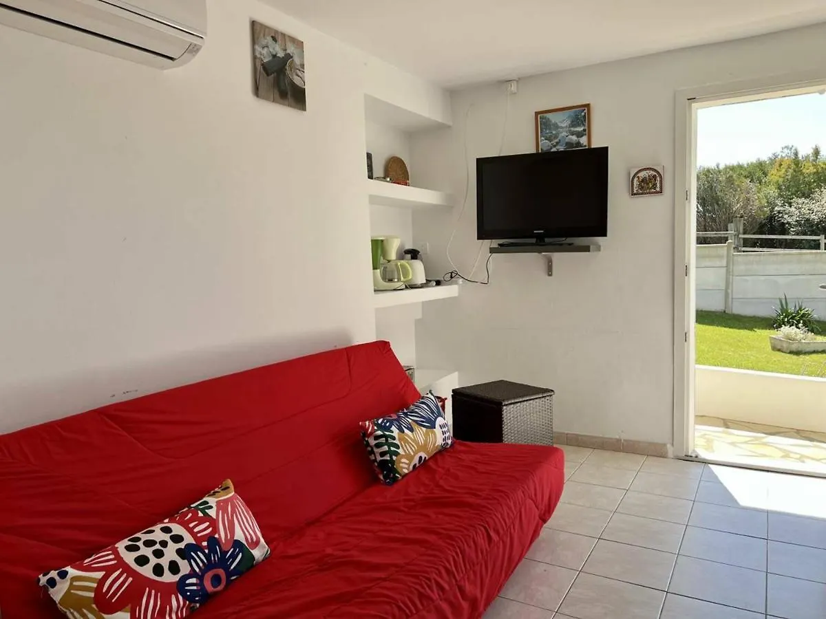 Maison T3 A Ustaritz Avec Terrasse Et Parking - Fr-1-495-7 0*,